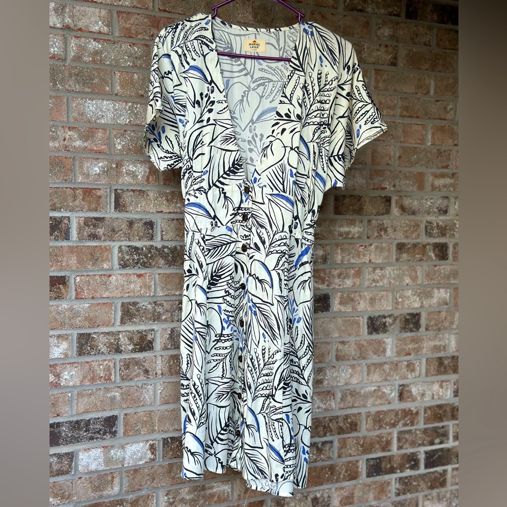 Marine Layer Classic Floral Print Dress in Deep V-Neck Button up soft